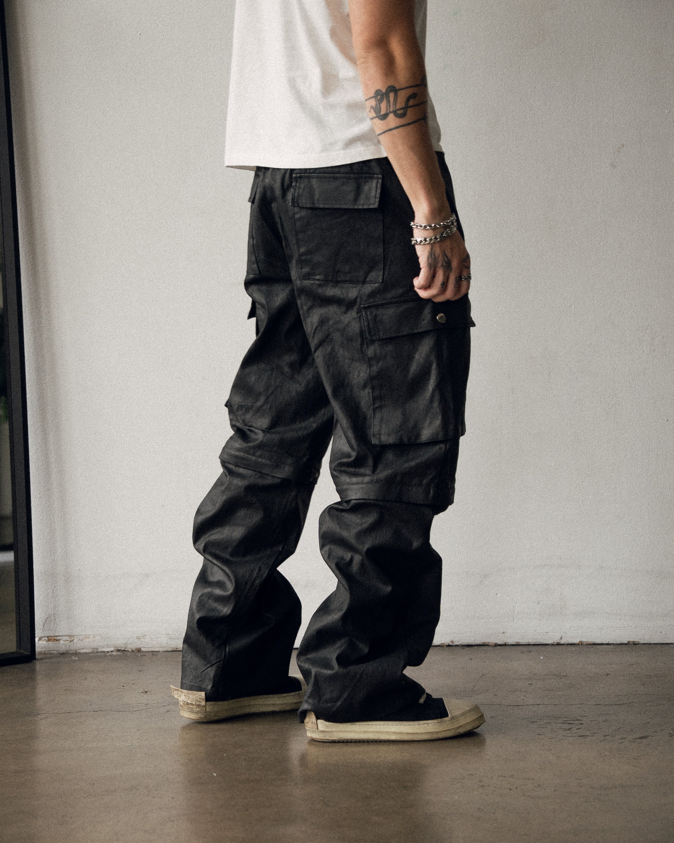"WAXED ZIP-OFF" cargo pants