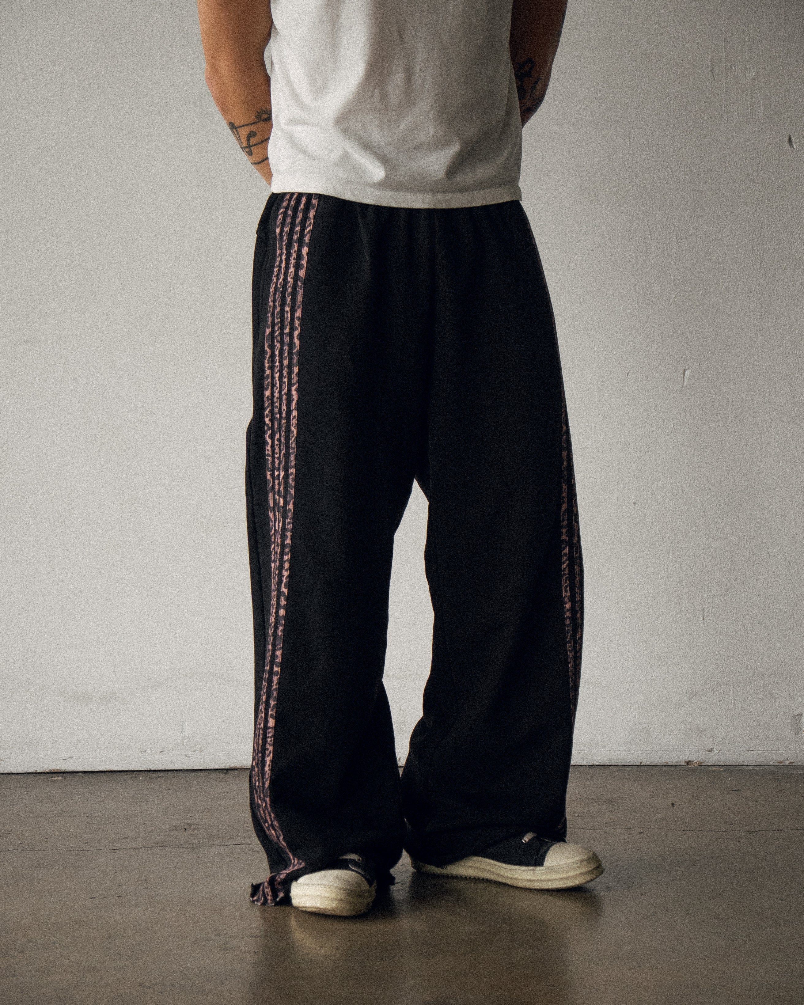 "CHEETAH TRACKS" (Black)