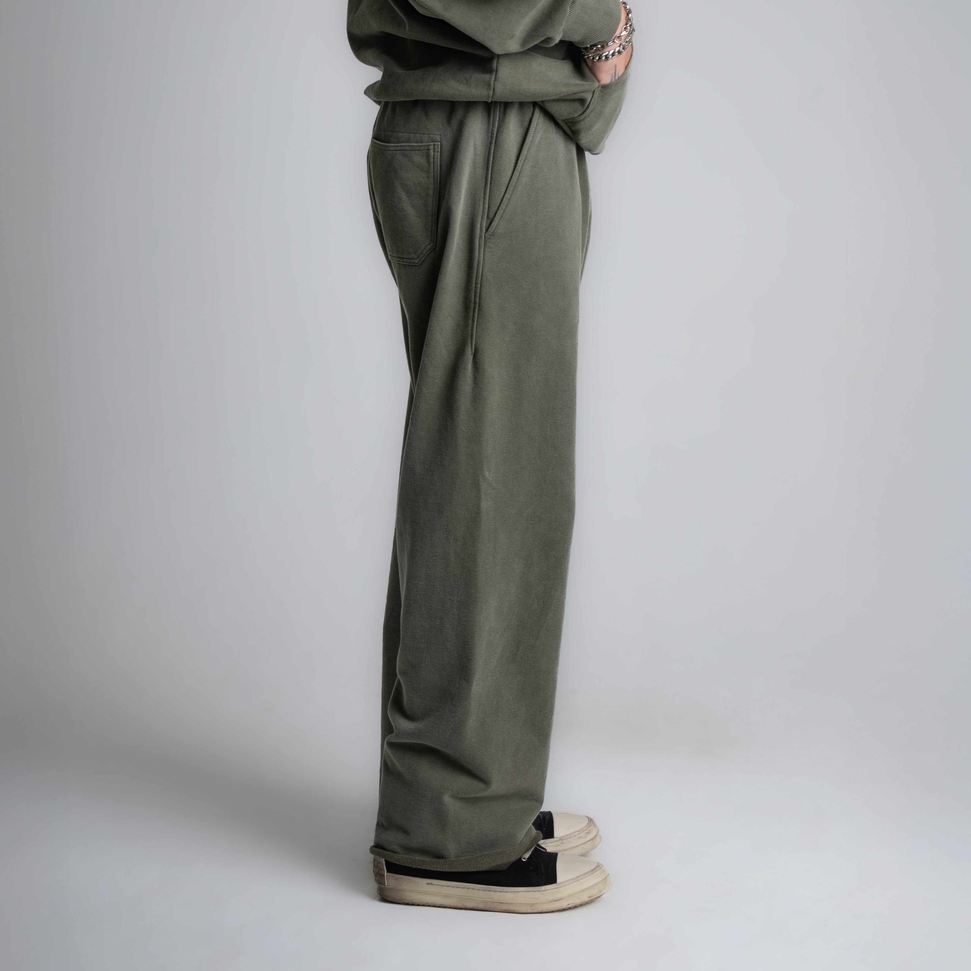 CORE SWEATPANTS (DEADLEAF)