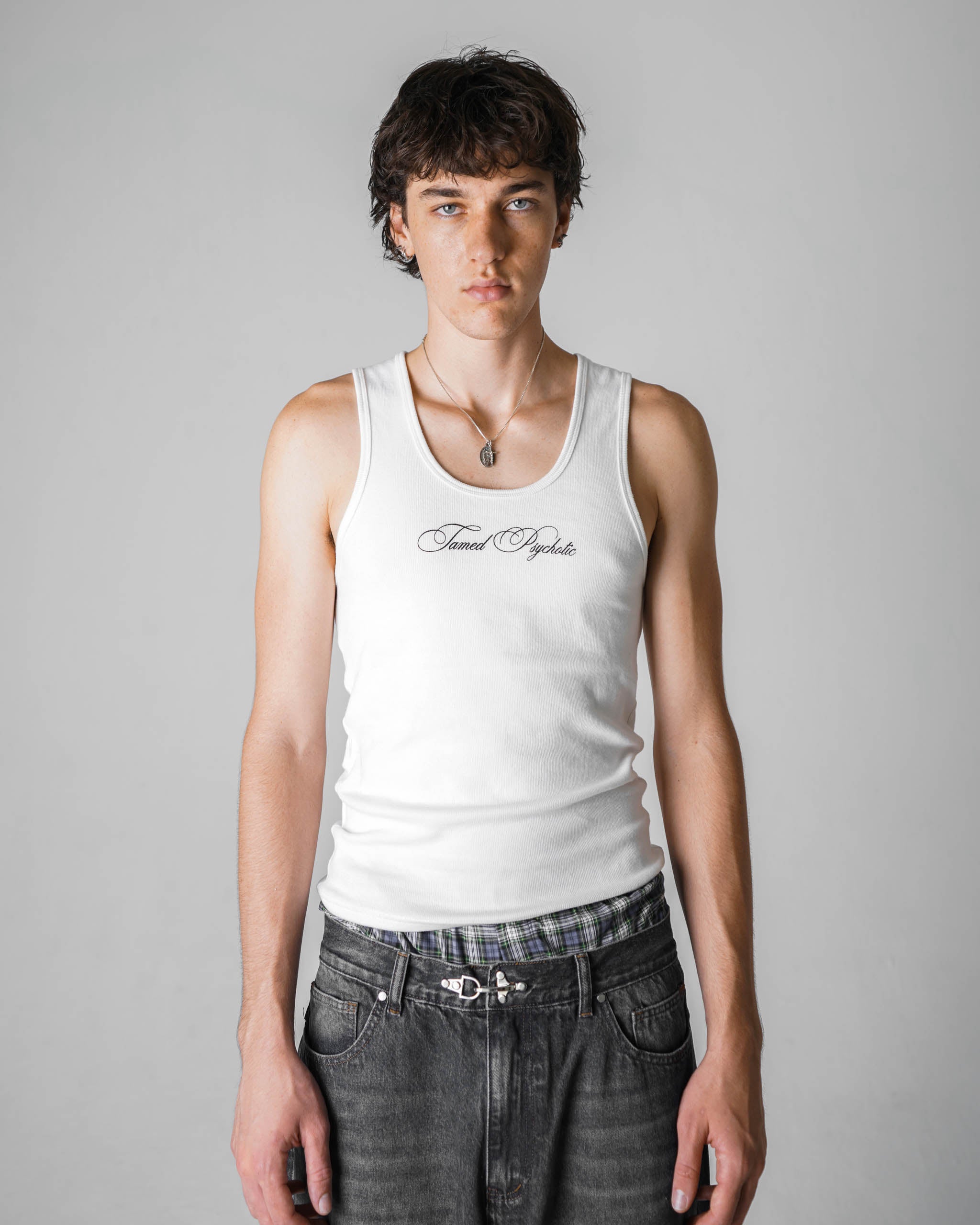 TAMED BASE LAYER WHITE