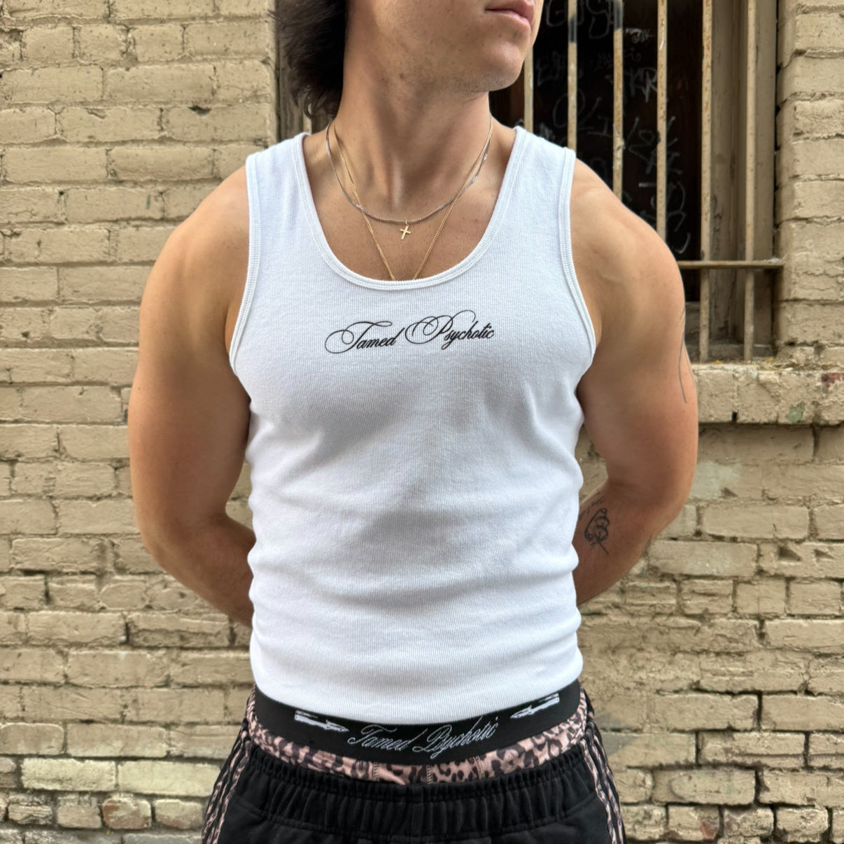 TAMED BASE LAYER WHITE