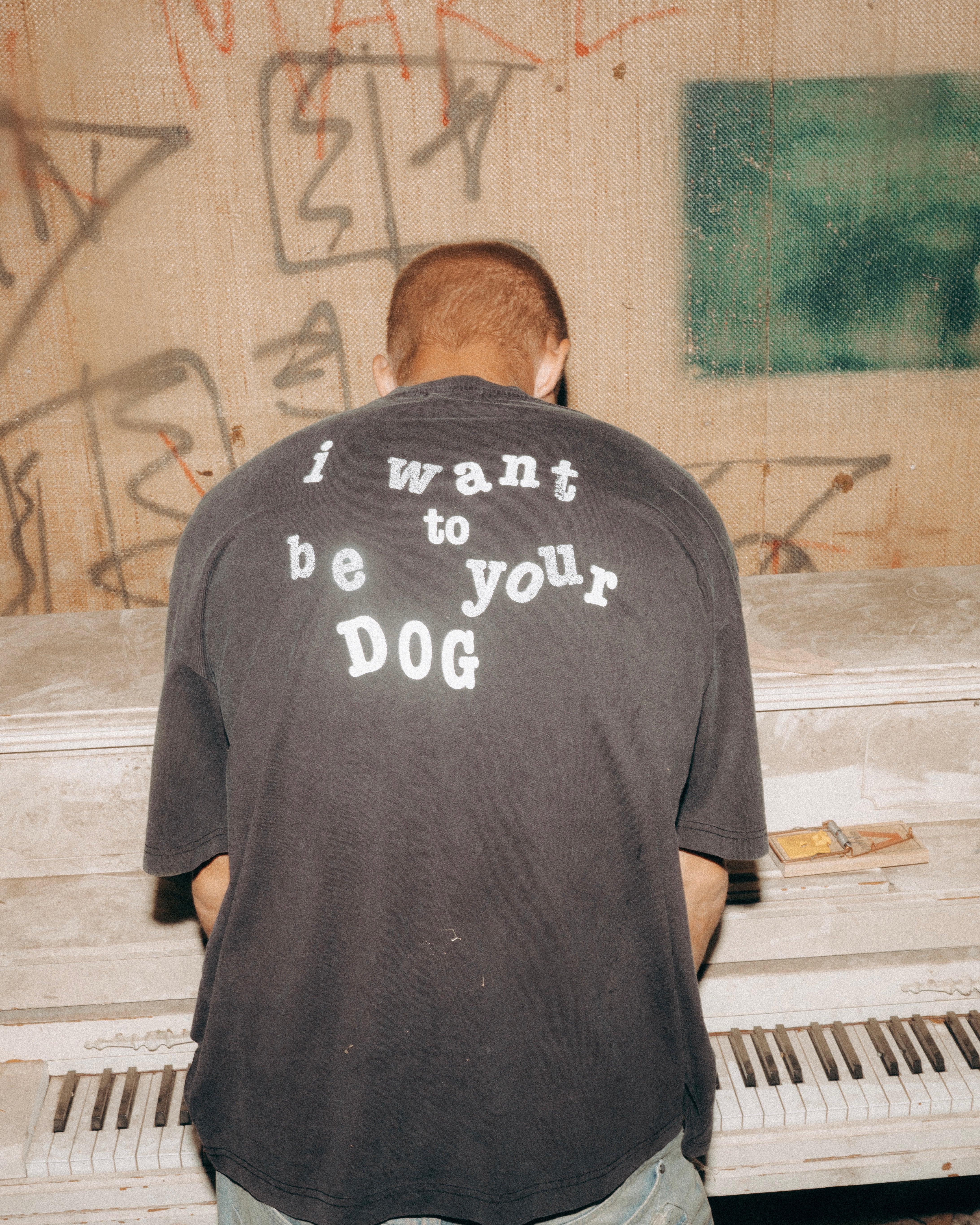"TRIPOD" tee