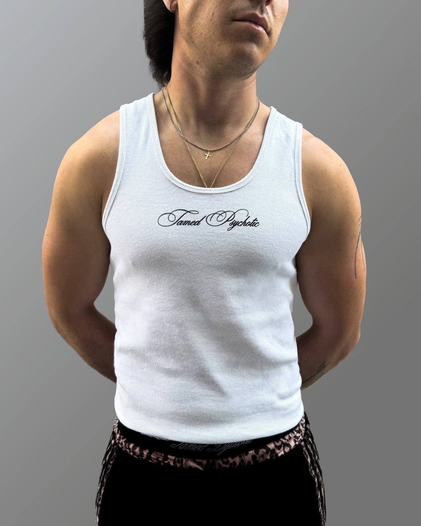 TAMED BASE LAYER WHITE